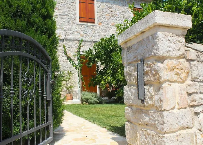 By The Sea Sveti Filip I Jakov, Biograd - 17695 * Свети-Филип-и-Яков